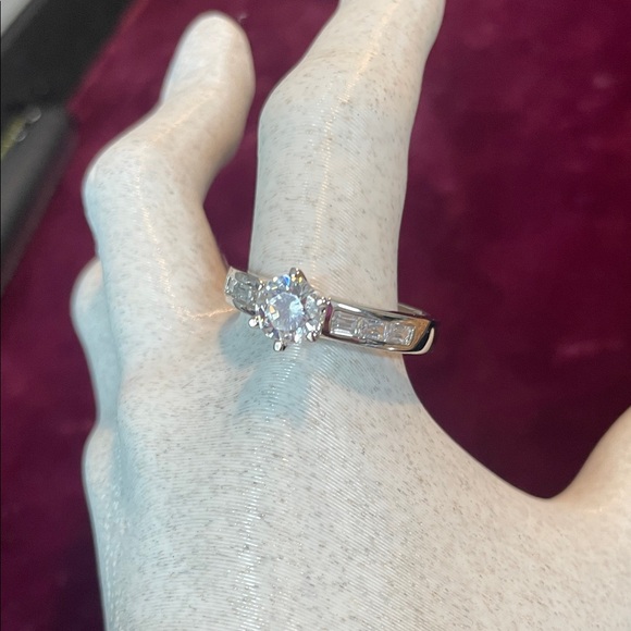 Jewelry - Elegant Round Cut Cubic Zirconia Engagement Ring, Silver Tone, Wedding Band 925